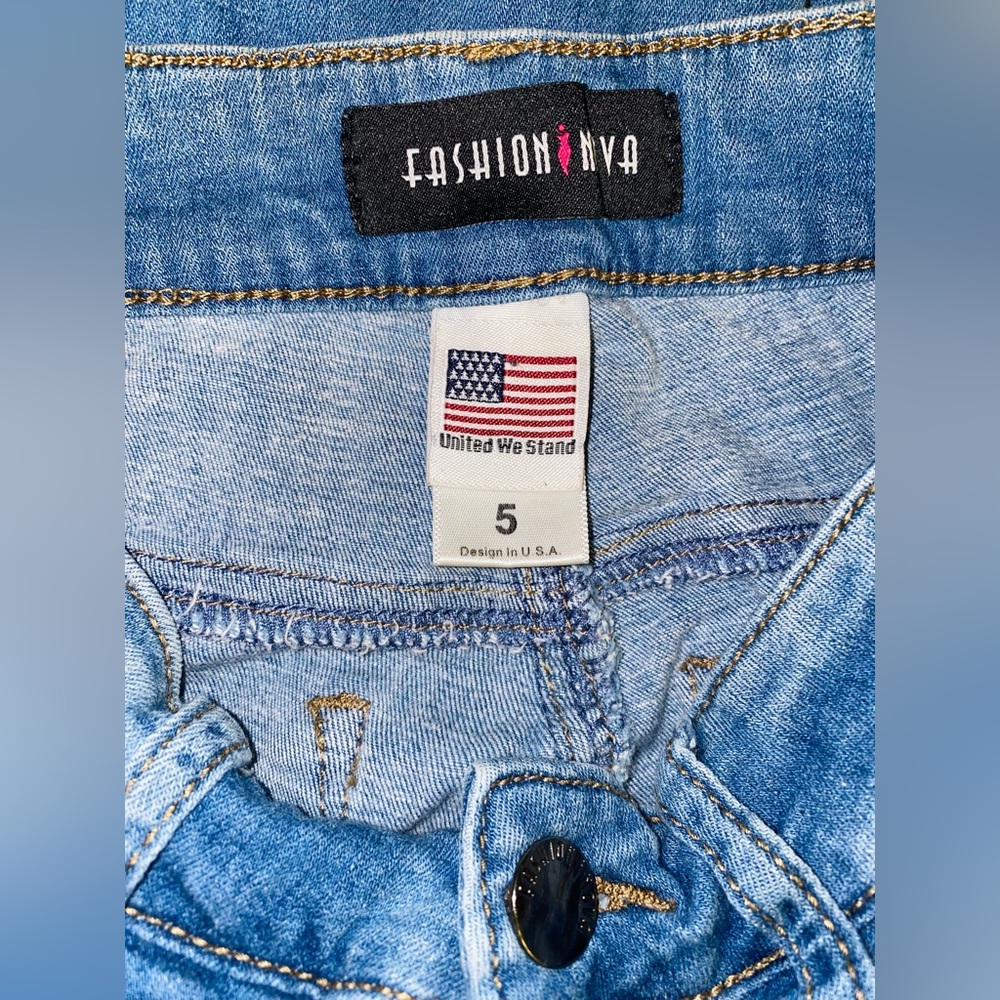 Fashion Nova Distressed Skinny Stretch Fit Jeans - Picture 4 of 4
